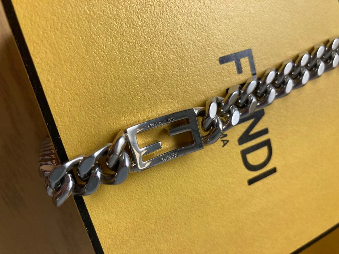 FENDI バケット　ブレスレット　M