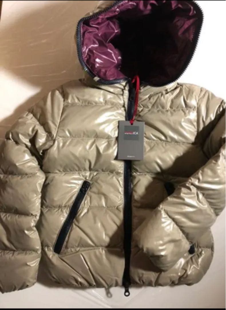 新品　DUVETICA キッズダウン　サイズ3