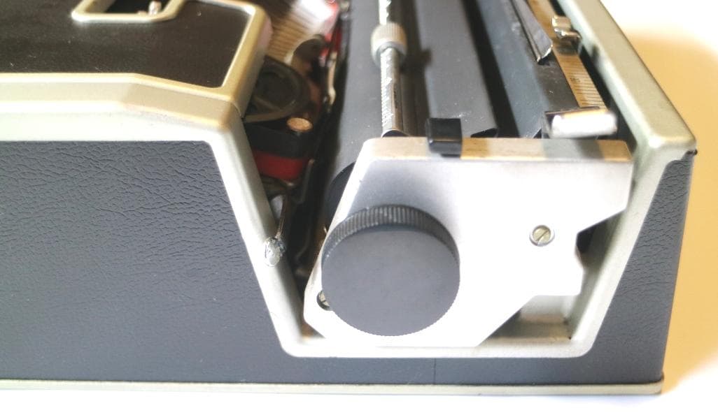 値引完動美品タイプライター Olivetti Lettera DL 国際文字配列