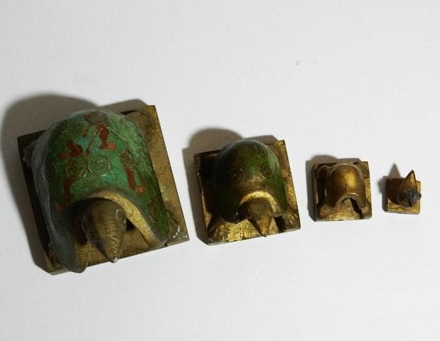 珍しい中国黄銅製印章４点（亀鈕２点と水鳥１点が合体した亀鈕１点）