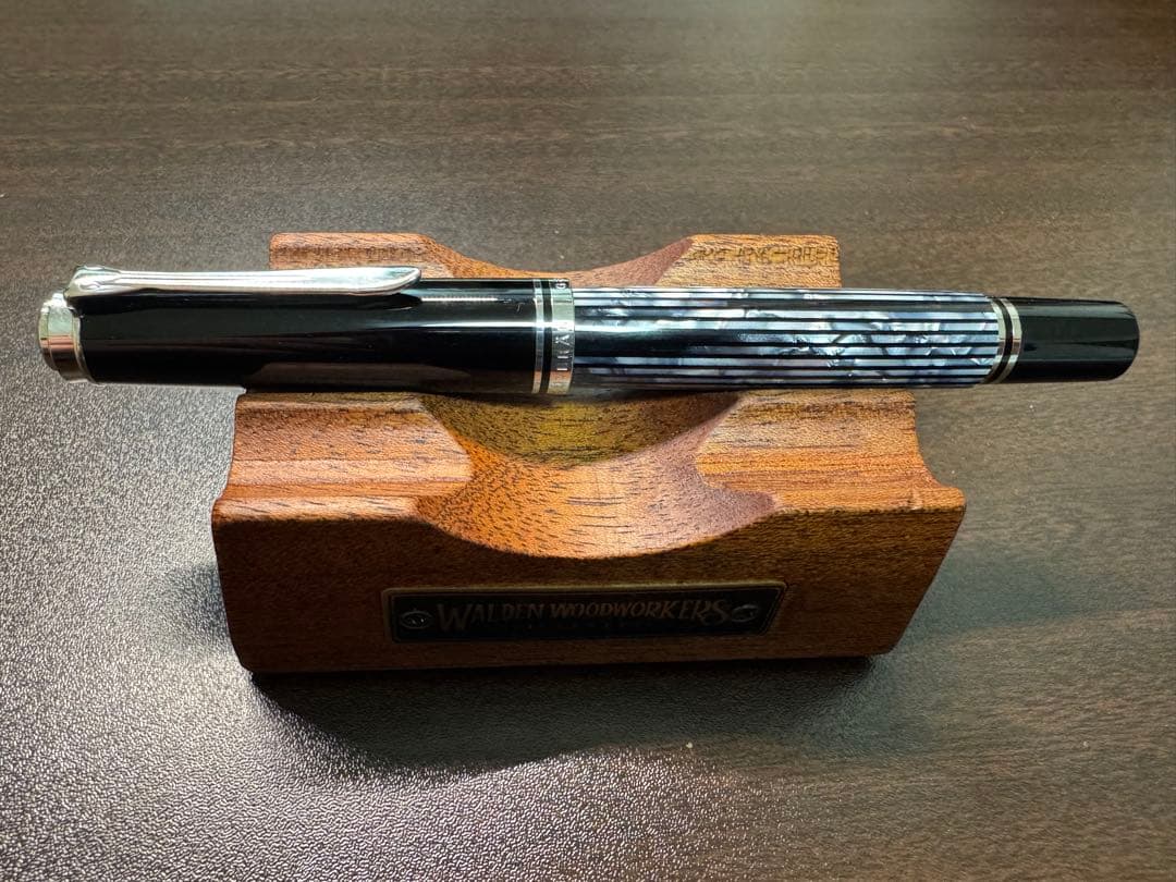 ペリカン 万年筆 スーべレーン M605 トータスシェルブラック F