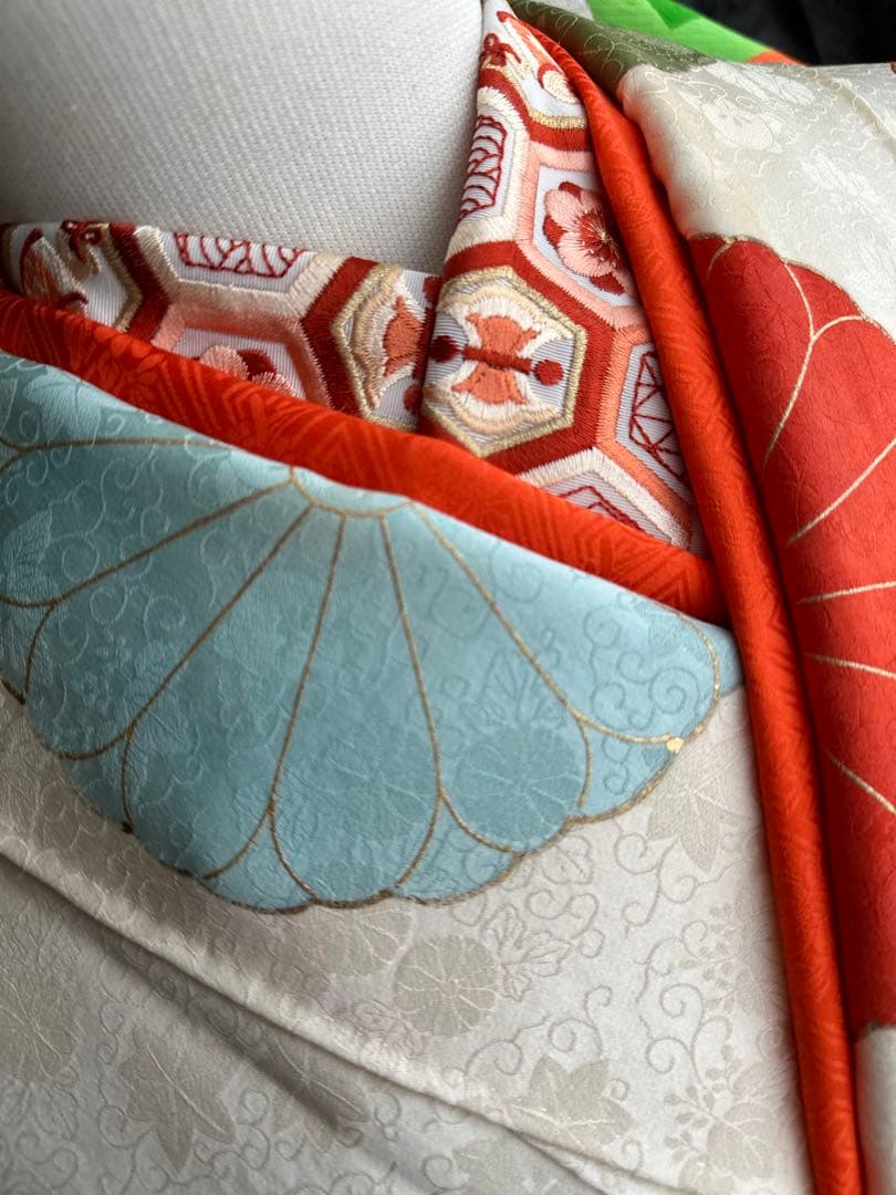 振袖フルセット クリームホワイト×マルチカラードット菊紋 金駒刺繍