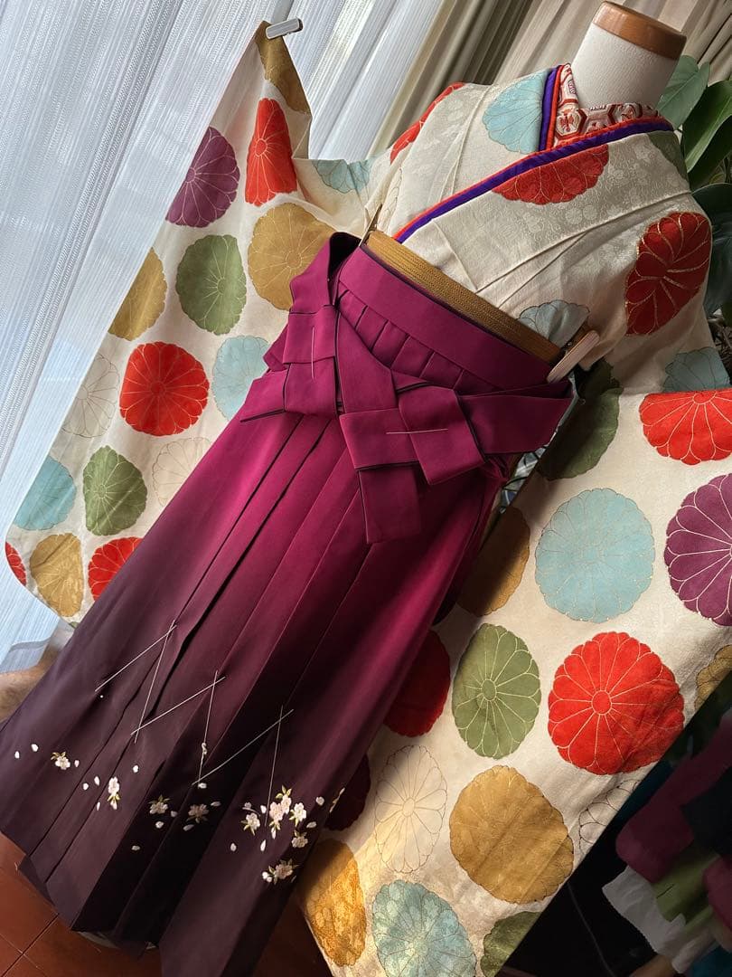 振袖フルセット クリームホワイト×マルチカラードット菊紋 金駒刺繍