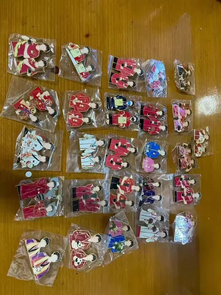 孫穎莎・王楚欽（莎頭）ピンバッジ／全26種セット／メタル徽章