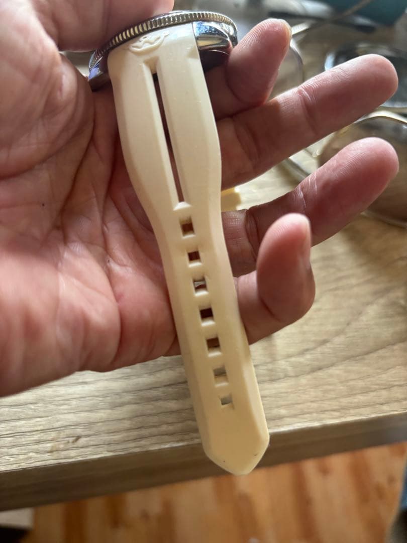 ラバーベルト アナログ時計 ブラック