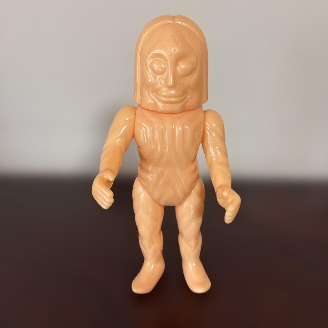 M1号　ダダ　ウルトラマン　未塗装 ソフビ