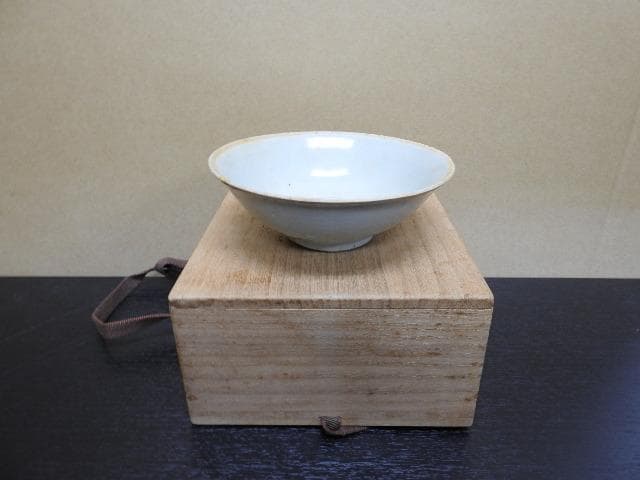 青磁平茶碗　清朝？　保存箱　MA379