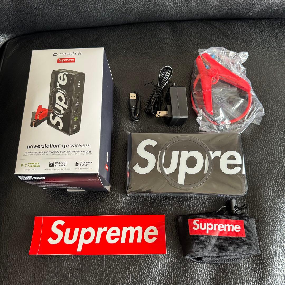 Supreme シュプリーム　Mophie Powerstation go