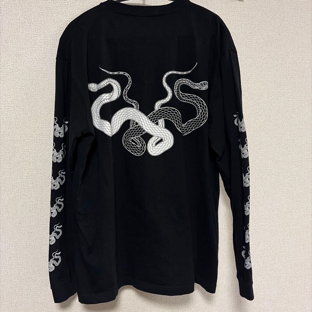 KNOSIS 蛇デザイン ロングスリーブTシャツ