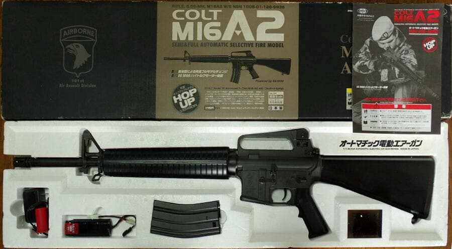 東京マルイ コルト M16A2 NiMHバッテリー＆充電器付き