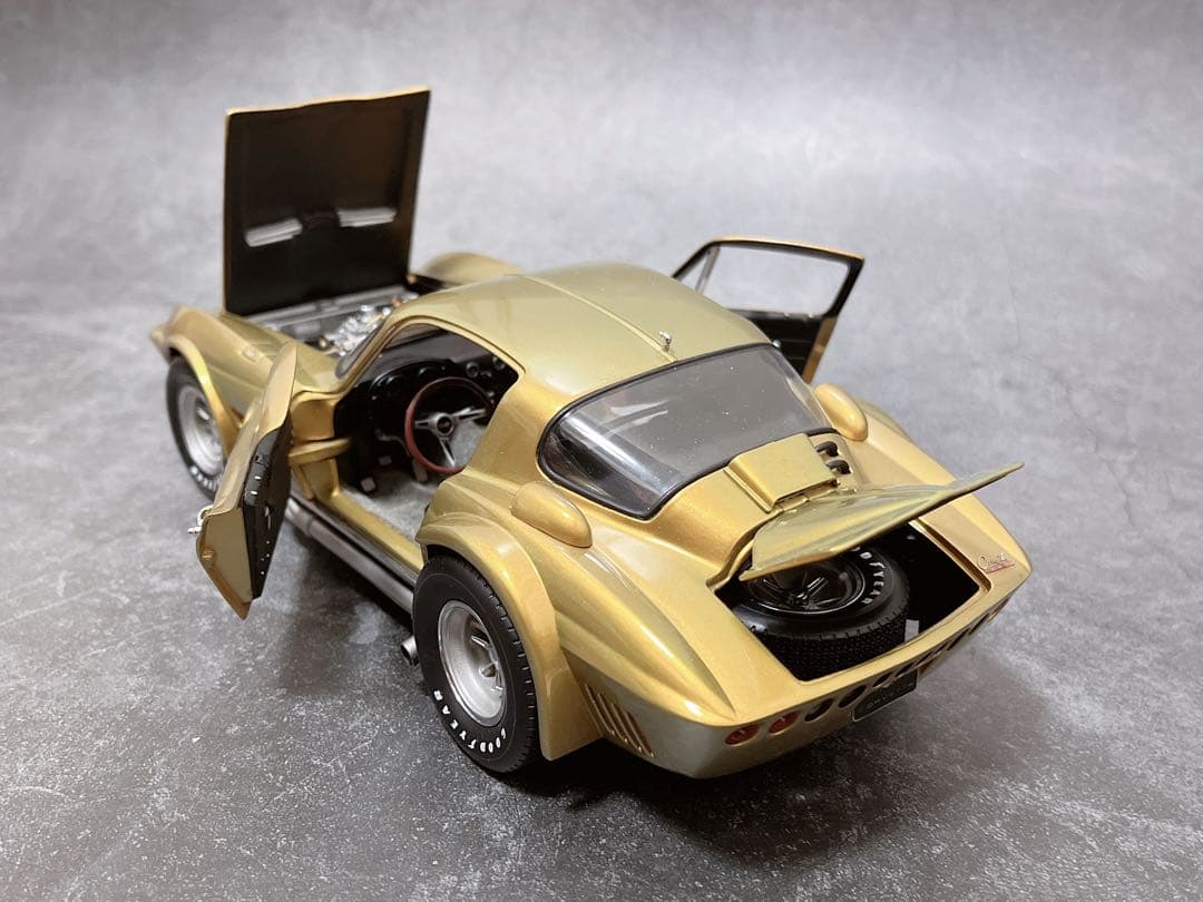 エグゾト 1/18 コルベット クーペ 1963 Suzuka Sun