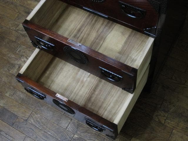 伝統工芸 欅材 拭き漆 南部鉄金具 №999 月雫8号 民芸 岩谷堂箪笥 鍵付き