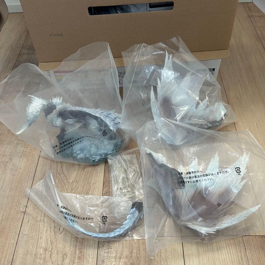 モンハン モンスターハンター イヴェルカーナ フィギュア 一番くじ A賞　開封済