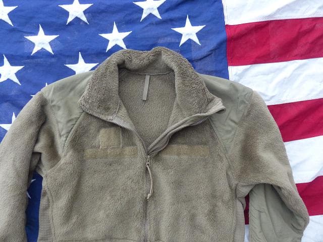 米軍実物　ポーラテックフリースジャケット　S-R　コヨーテ ECWCS　134