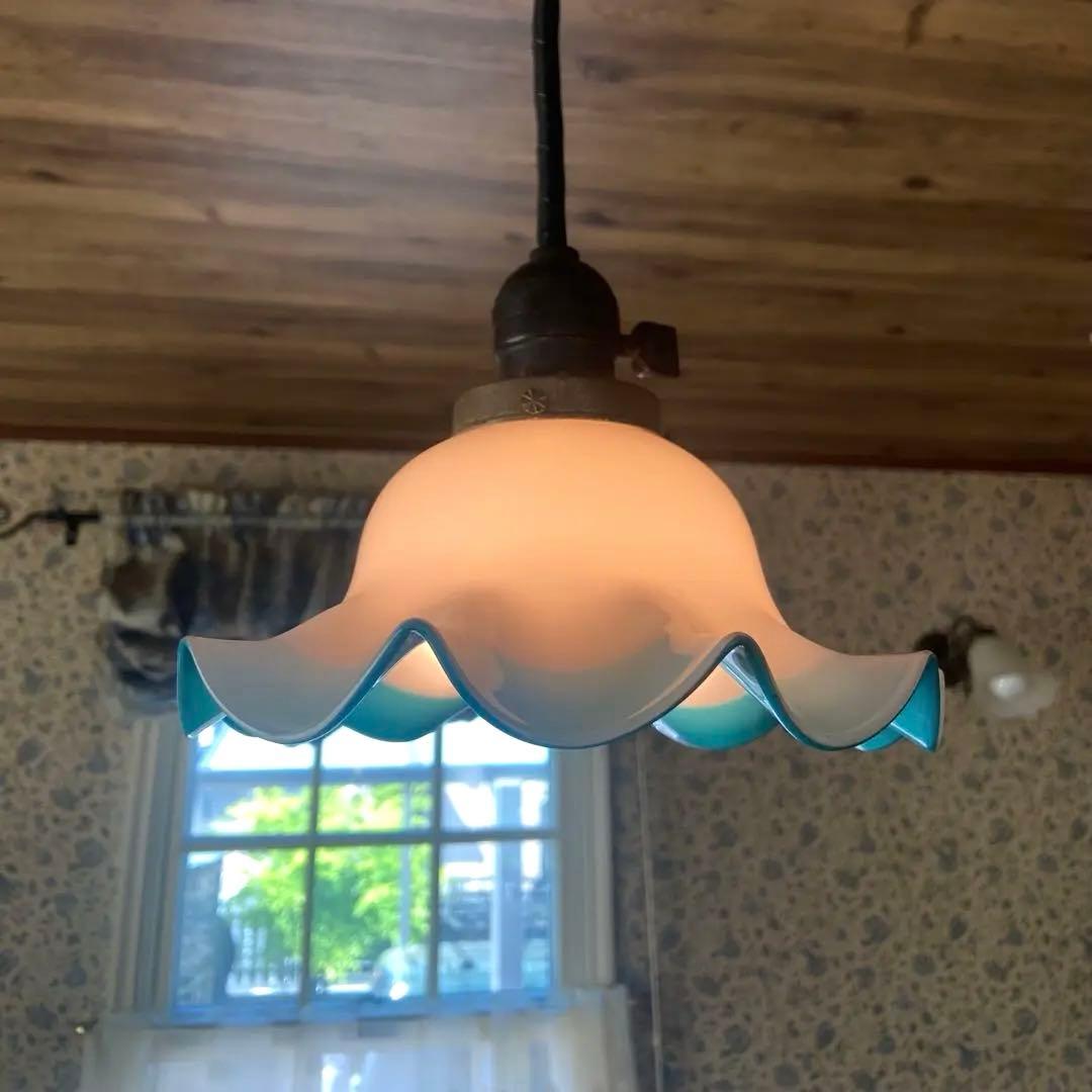 レトロ　ガラスシェード　乳白色　大正ガラス　フリルガラスシェード　電傘