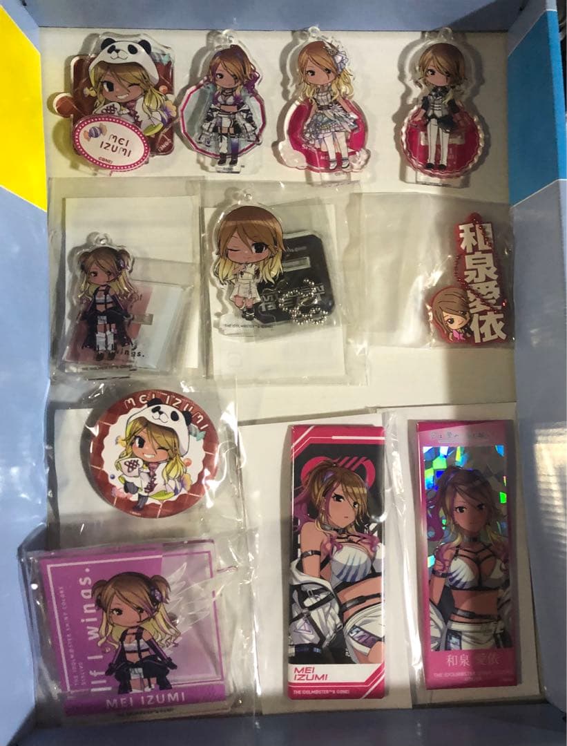 シャニマス　ストレイライト　和泉愛依　まとめ売り　アクリルスタンド　缶バッジ