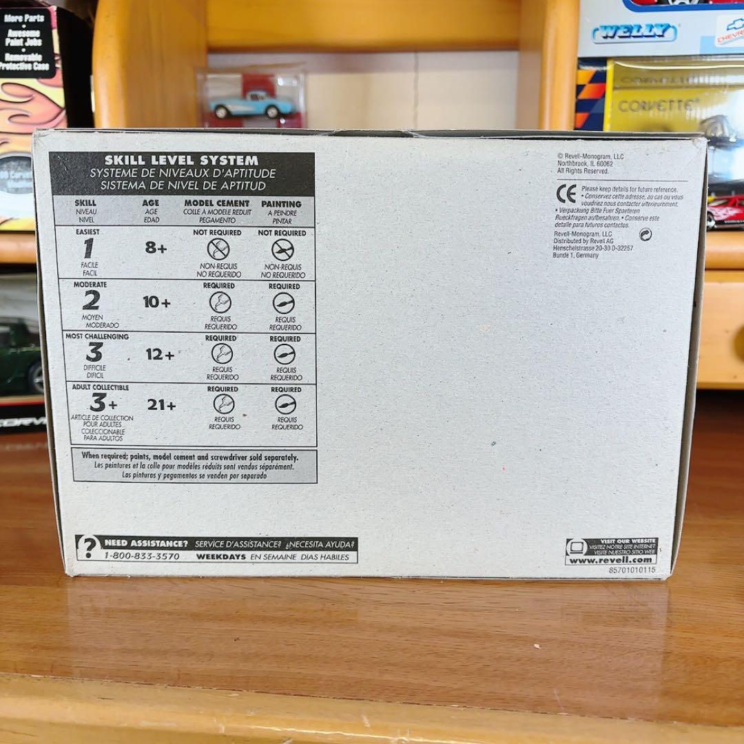 '82 Corvette コレクター 1:24 Revell レーベル