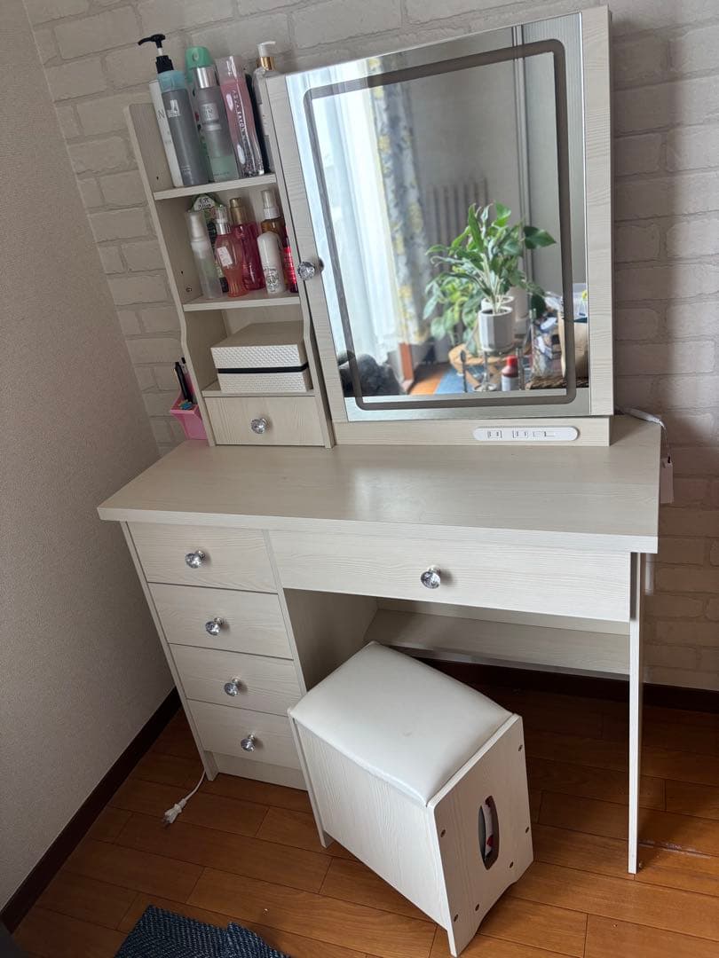 【美品】ホワイト ドレッサー 三色光LEDライト コンセントあり