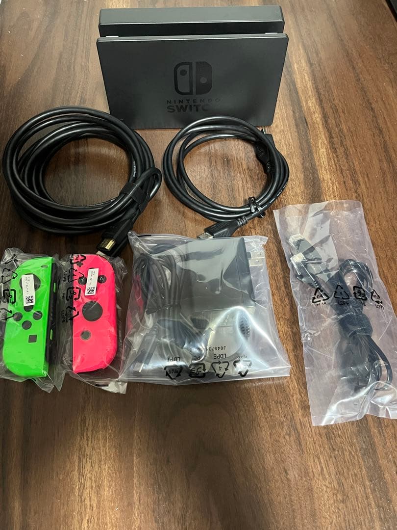 Nintendo Switch本体と付属品各種