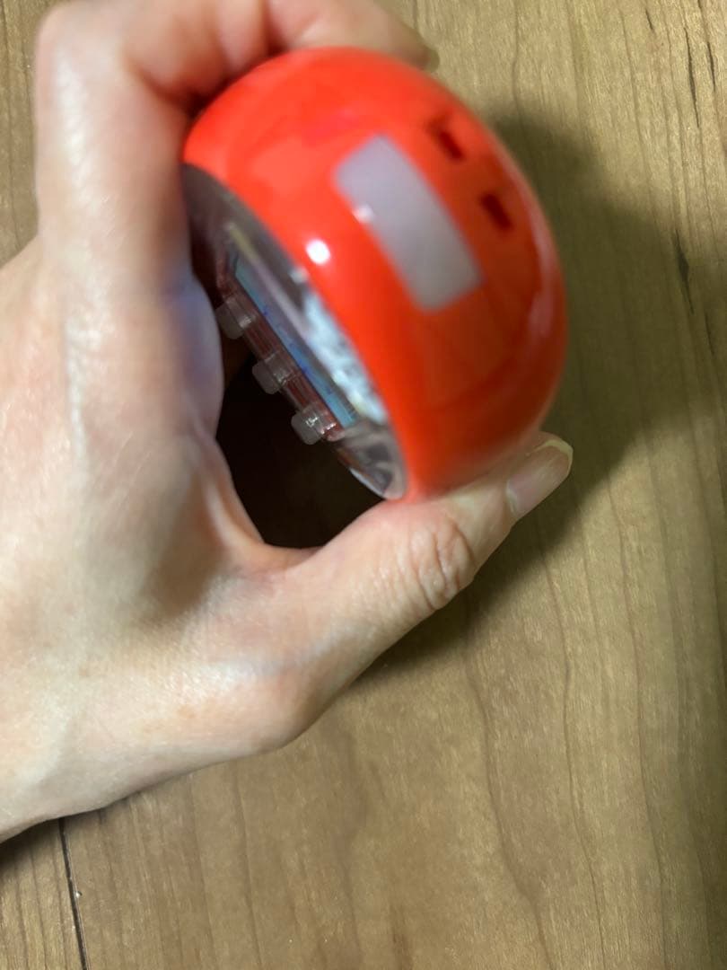 ねこ　動作確認済　たまごっち　みーつサンリオコラボ　赤色