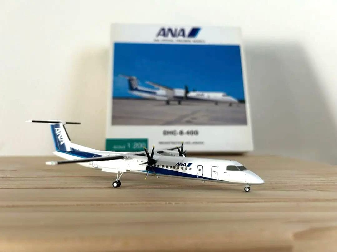 値下げ！ ANA DHC-8-400 （1/200）