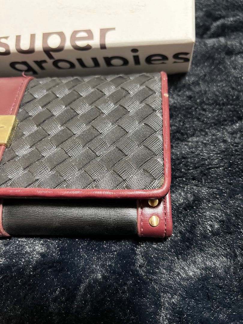 supergroupies ルイモデル 財布　codevein