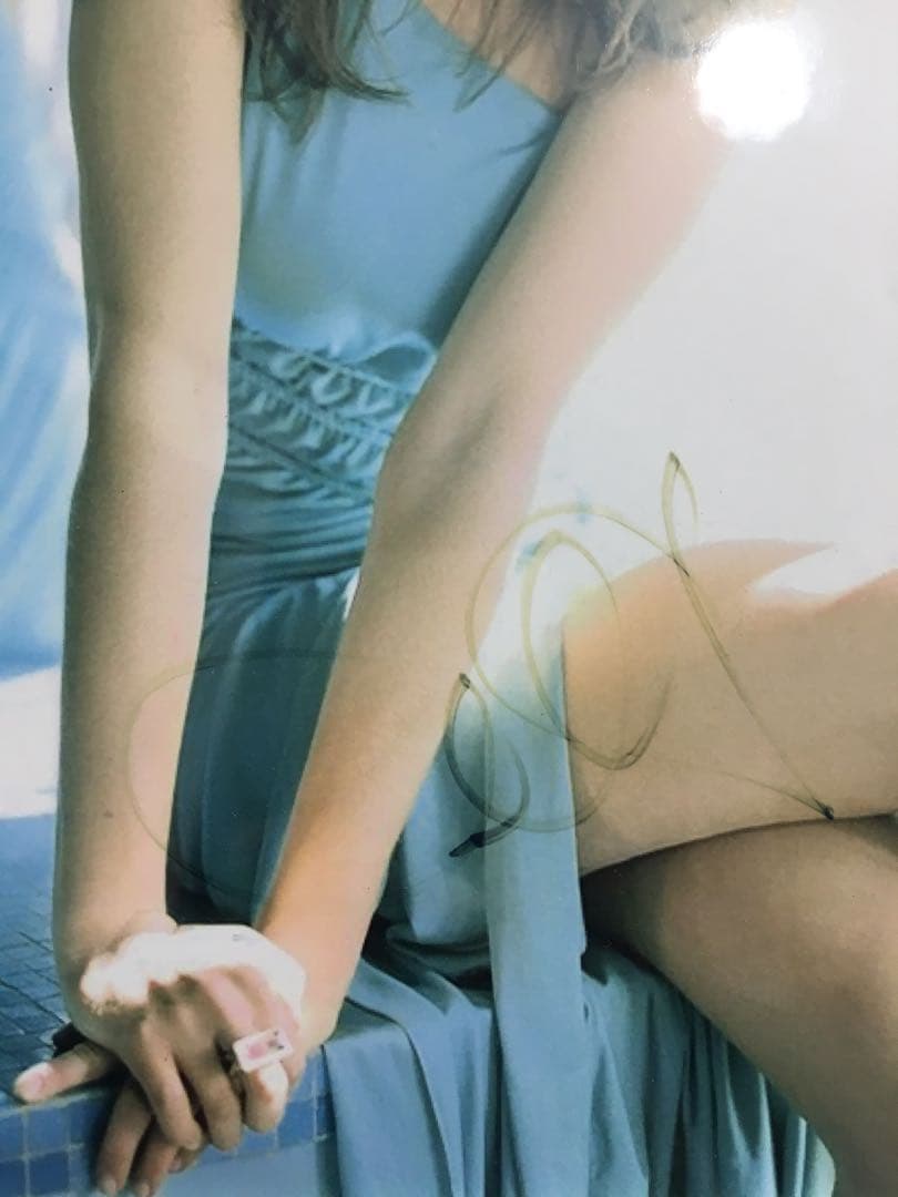 アン・ハサウェイ　直筆オートグラフ