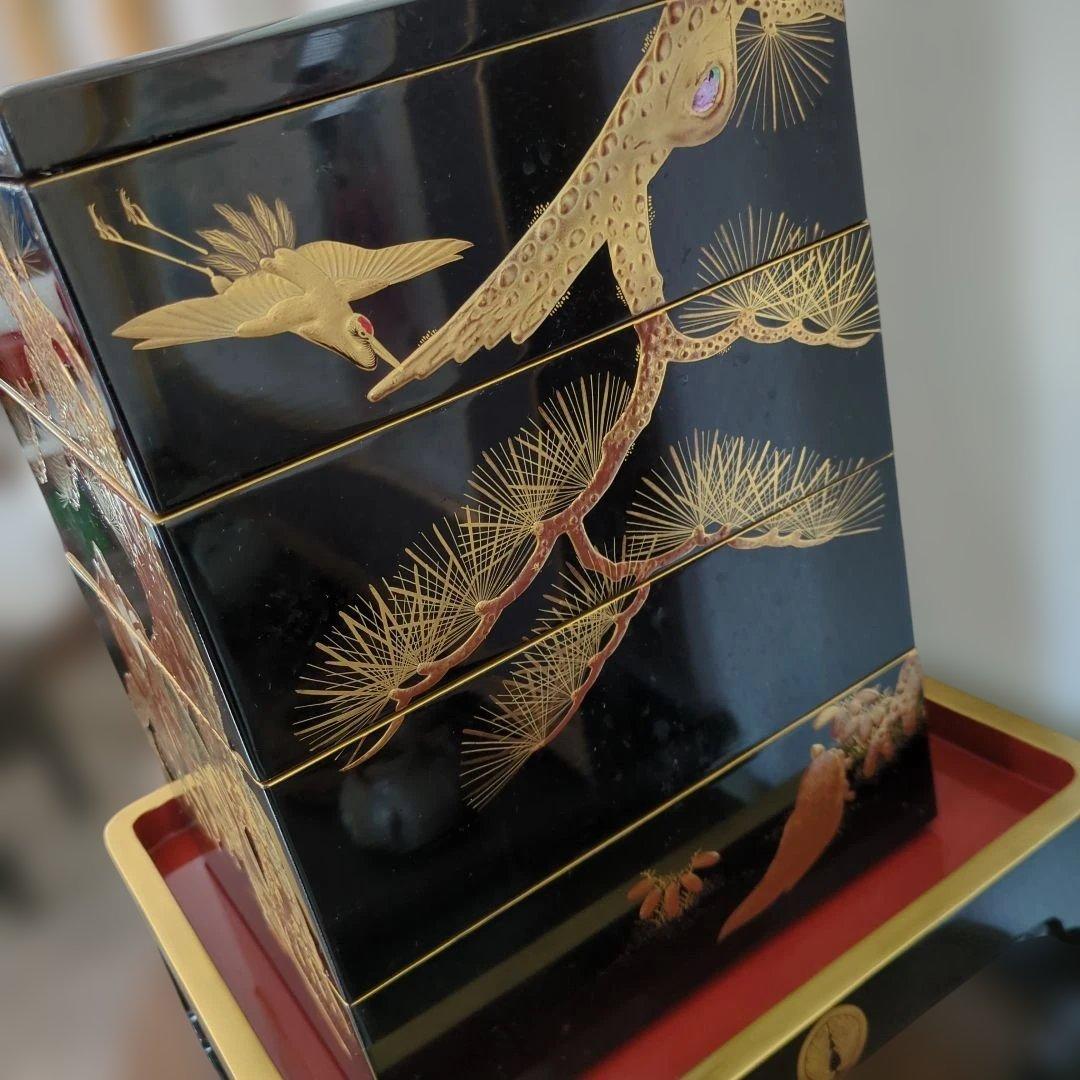 特価　骨董 4段重箱 重箱 蒔絵 螺鈿 縁起柄 木製 漆器 重台付き 替蓋付き