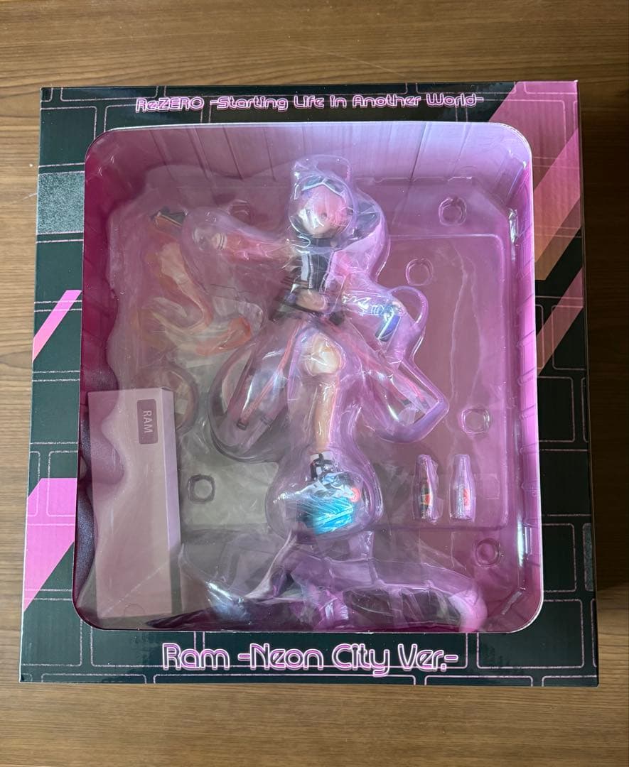 リゼロ　エミリア、ラム、レム　-Neon City Ver.-フィギュア