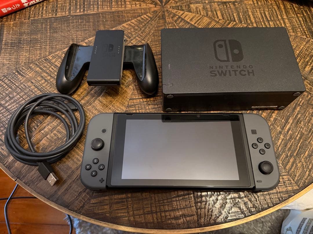 Nintendo Switch 本体 + 付属品　スイッチ