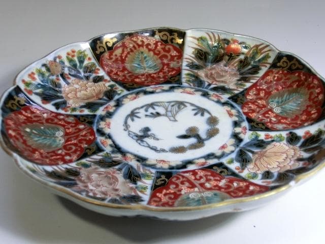 皿■古伊万里錦絵 色絵 金襴手 花唐草紋手描き 時代物 骨董(江戸後期~明治期)
