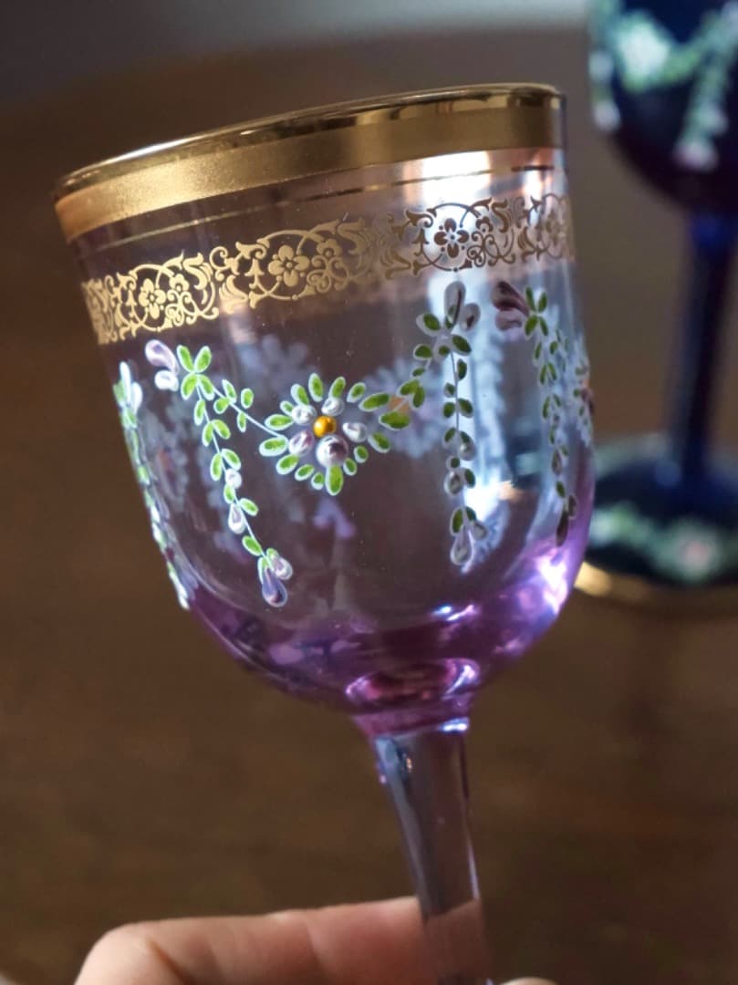 ベネチアングラス　３色　 金彩装飾　花文　手描き装飾　ワイングラス　Q2242