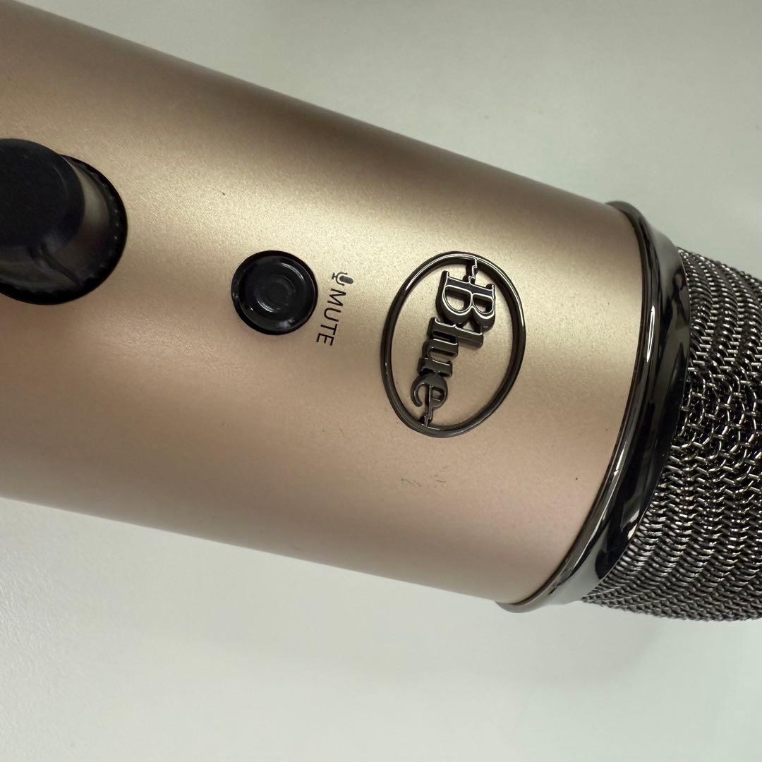 Blue Yeti USBマイク 本体と付属品