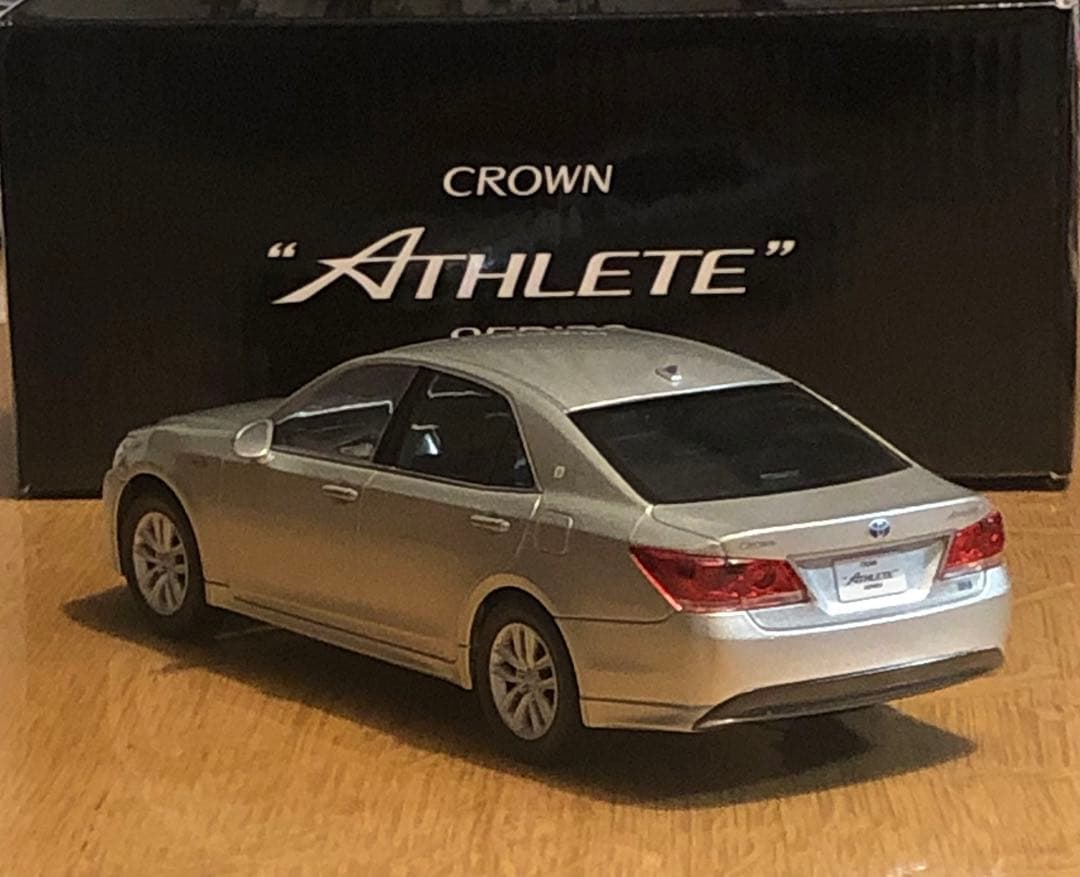 トヨタ　CROWN ATHLETE G カラーサンプル♪