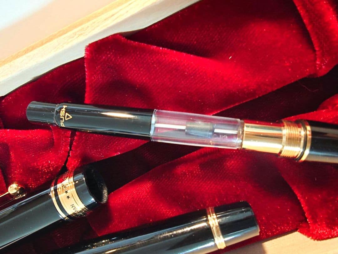 専用です　エボナイト万年筆　漆塗り　PILOTカスタム845