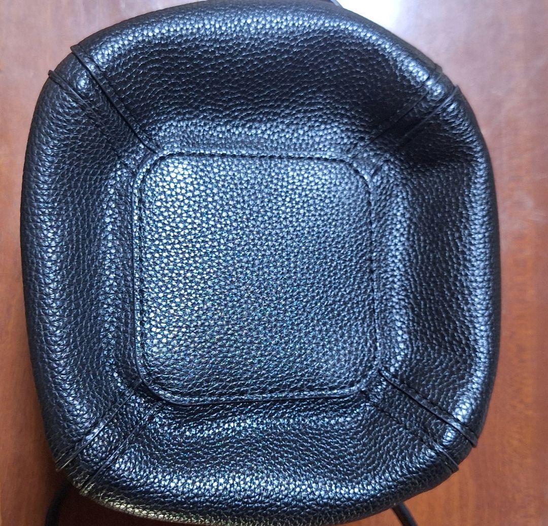 ヴィヴィアンウエストウッド 黒のヴィーガンレザーバケットバッグ