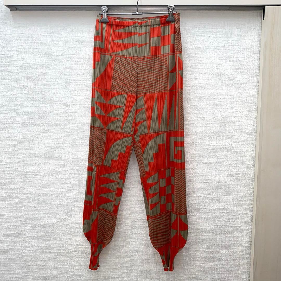 プリーツプリーズ パンツ　サイズ3