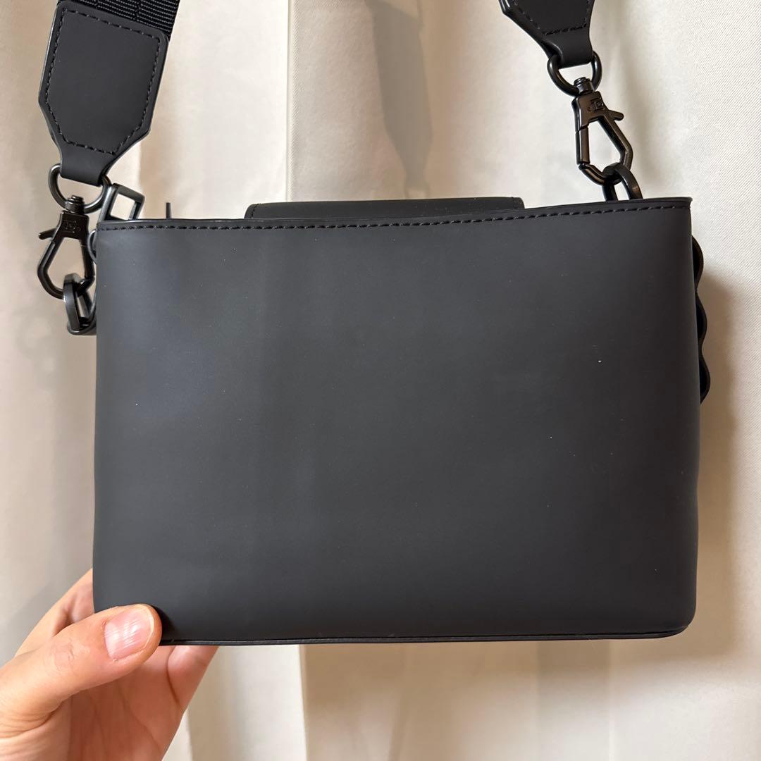 美品❤️GASTON LUGA スタッズ付きショルダーバッグ ブラック