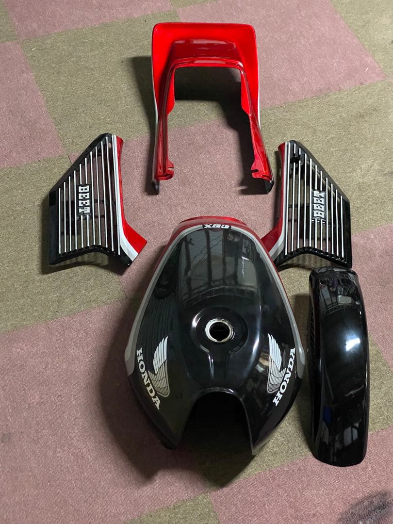 cbx400f 黒赤外装セット　未使用品