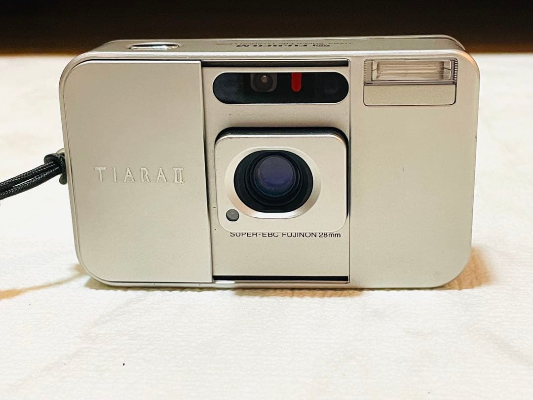 希少 美品 FUJIFILM TIARA II コンパクトフィルムカメラ