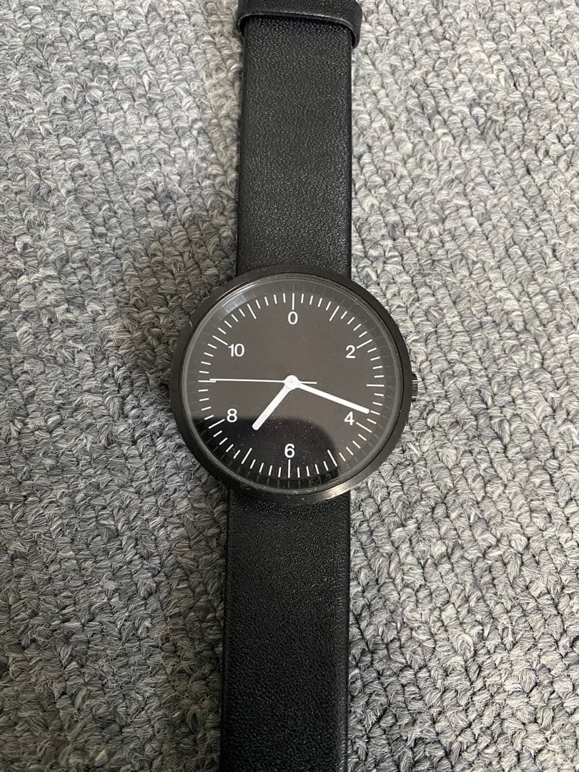 無印良品　ブラックレザーベルトアナログ時計