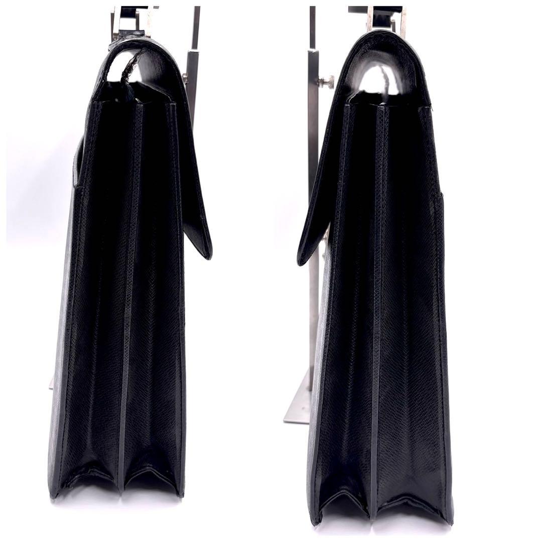 ルイヴィトン　タイガ　ロブスト1 ビジネスバッグ　ブリーフケース　A4 黒