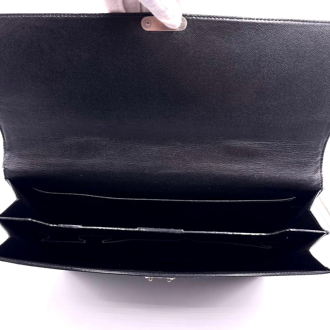 ルイヴィトン　タイガ　ロブスト1 ビジネスバッグ　ブリーフケース　A4 黒