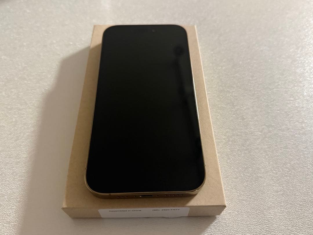 <ほぼ新品> iPhone14 Pro ゴールド 256GB アップルケア交換品