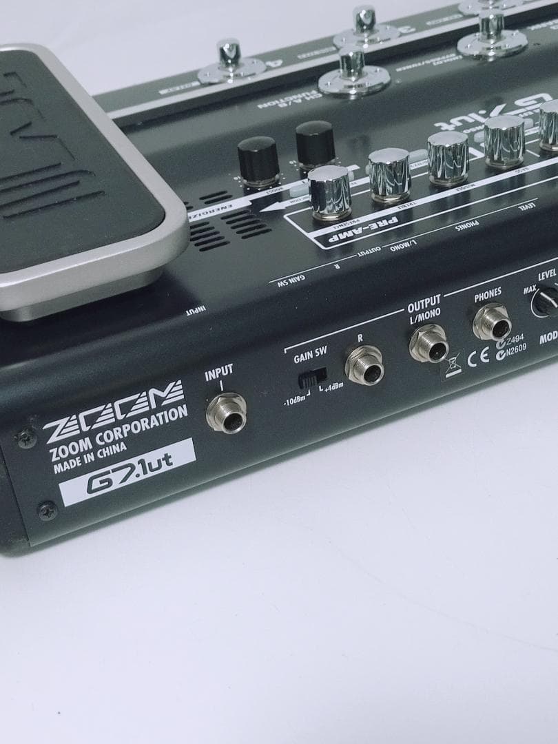 ZOOM G7.1ut ギターマルチエフェクター