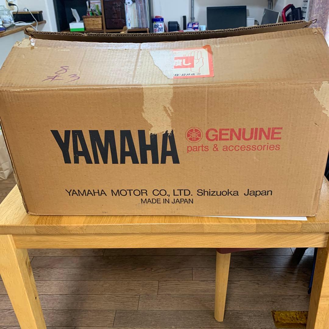 ヤマハSR400SP タンク、サイドカバー、ナンバープレートケース