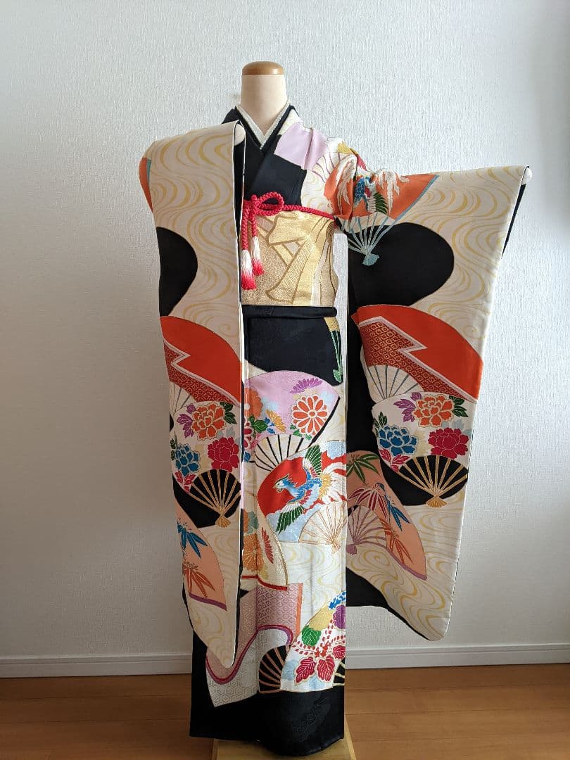 ■✨豪華お振り袖【黒地 扇面 花柄 金駒刺繍 銀彩 正絹】 成人式・結婚式