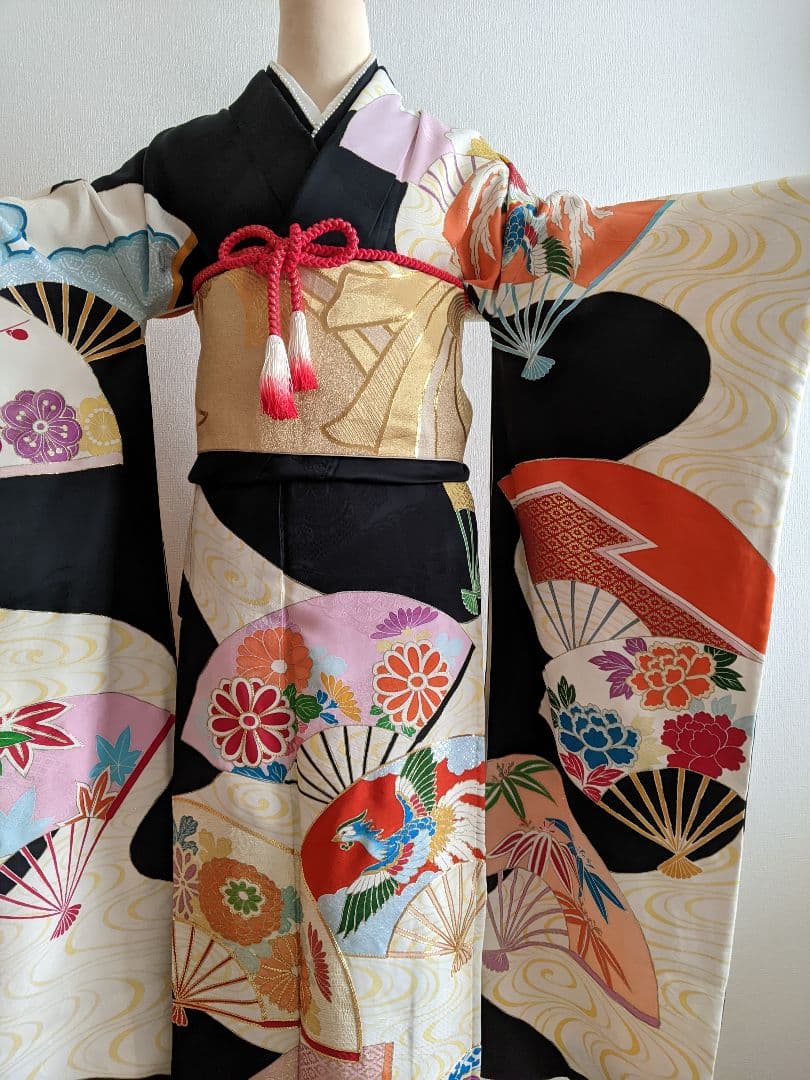 ■✨豪華お振り袖【黒地 扇面 花柄 金駒刺繍 銀彩 正絹】 成人式・結婚式