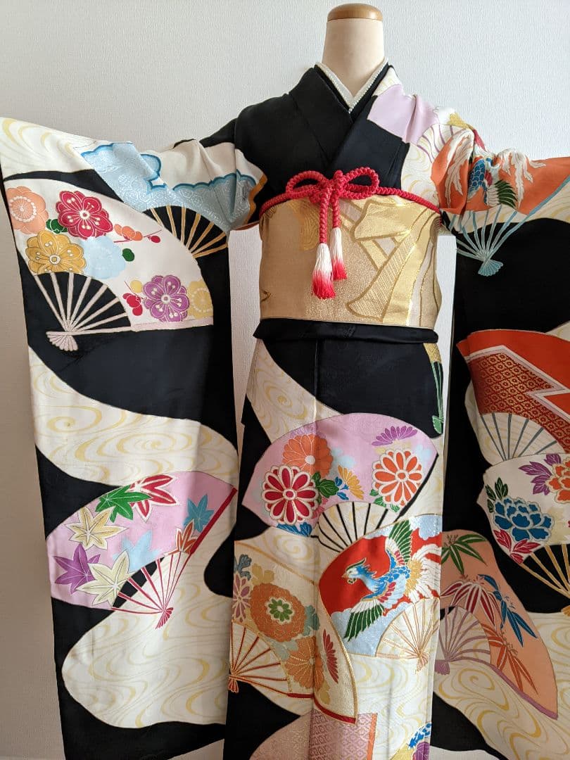 ■✨豪華お振り袖【黒地 扇面 花柄 金駒刺繍 銀彩 正絹】 成人式・結婚式