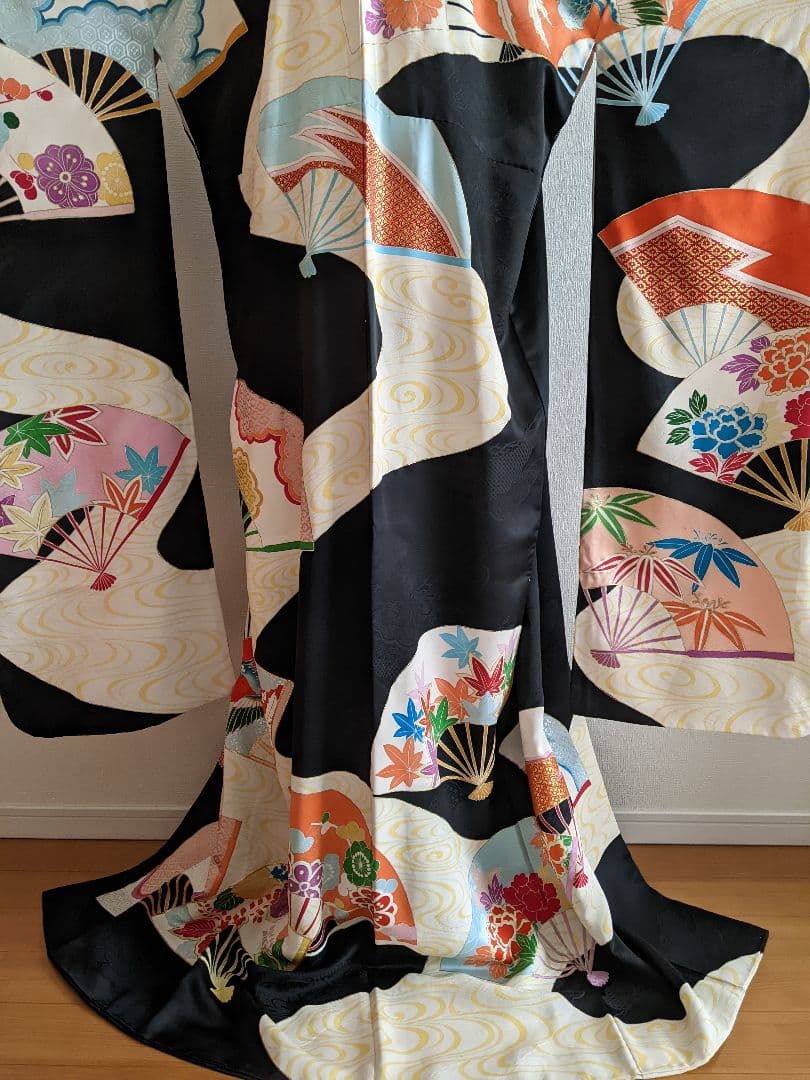■✨豪華お振り袖【黒地 扇面 花柄 金駒刺繍 銀彩 正絹】 成人式・結婚式